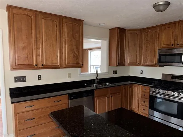 $2,300 | 424 Celeste Avenue, River Ridge, LA 70123