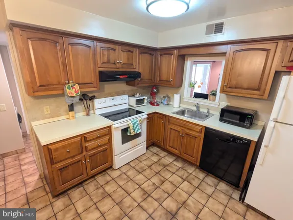 $220,000 | 940 A Innsbruck Drive, Hummelstown, PA 17036