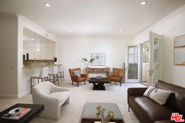 $1,475,000 | 143 North Arnaz Drive, Unit 204, Beverly Hills, CA 90211