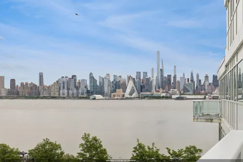 $1,250,000 | 800 Ave At Port Imperial, Unit 517, Weehawken, NJ 07086