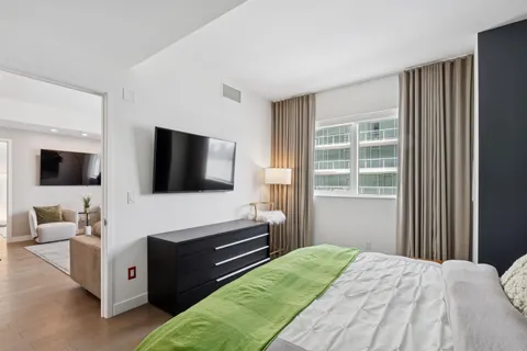 $1,250,000 | 800 Ave At Port Imperial, Unit 517, Weehawken, NJ 07086