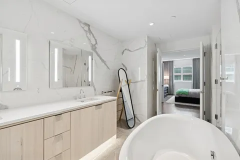 $1,250,000 | 800 Ave At Port Imperial, Unit 517, Weehawken, NJ 07086