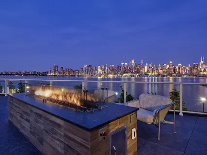 $1,250,000 | 800 Ave At Port Imperial, Unit 517, Weehawken, NJ 07086