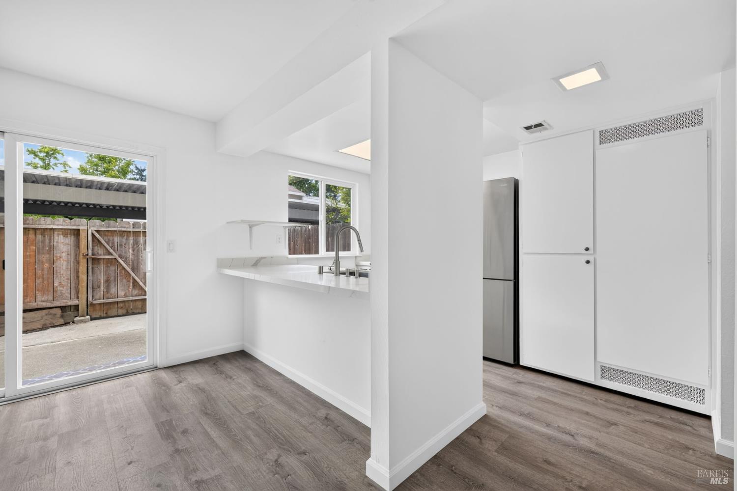 916 Sunnybrae Lane Novato, CA 94947 - Photo 9 of 27