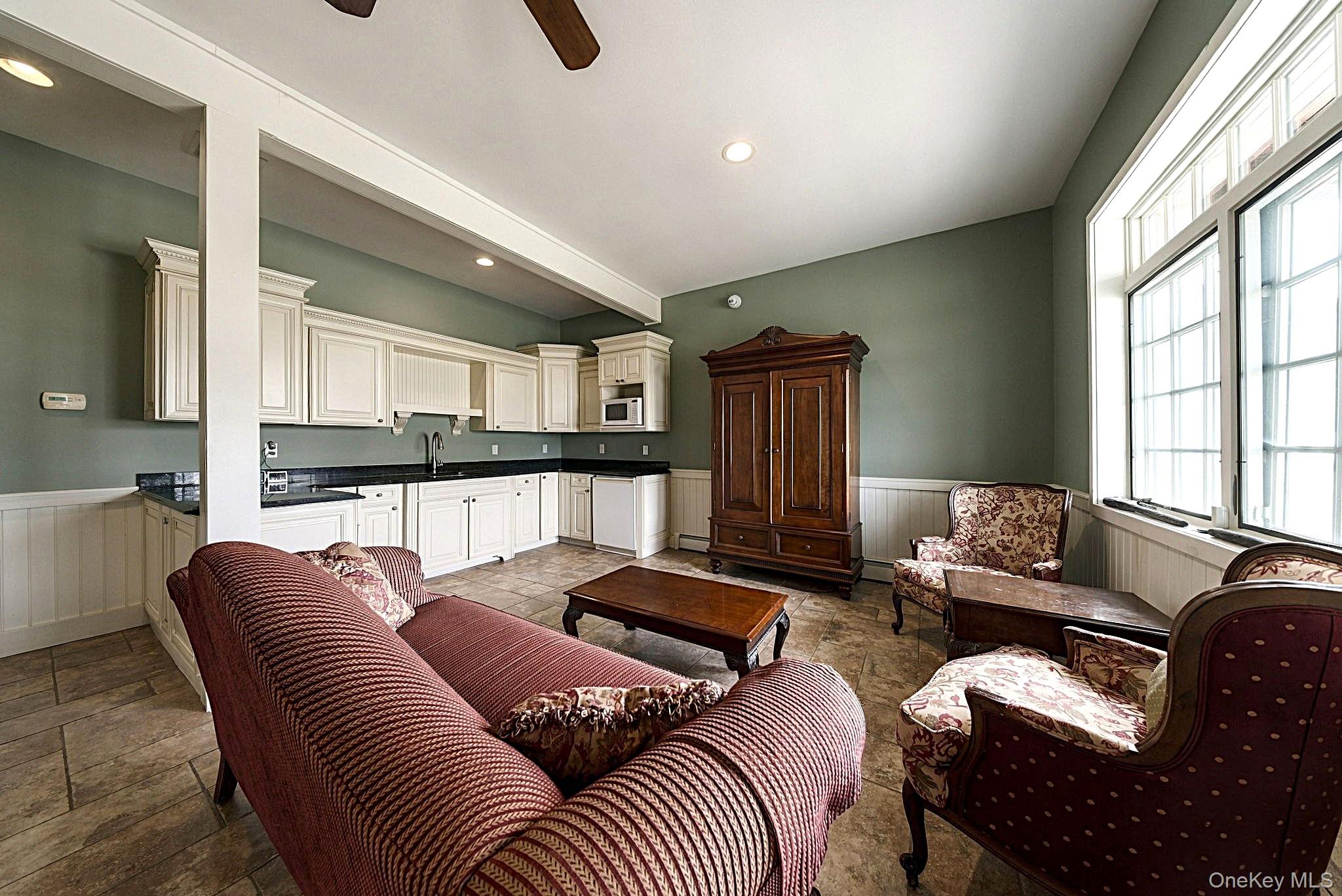 120 Shaw Road Middletown, NY 10941 - Photo 14 of 50 Rider's Longue