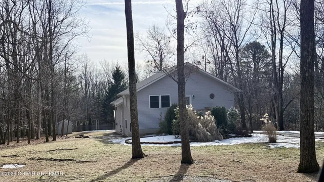 $435,000 | 899 Lower Mountain Drive, Effort, PA 18330