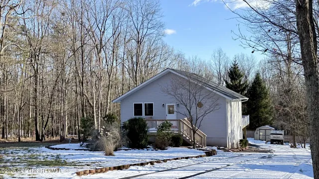 $435,000 | 899 Lower Mountain Drive, Effort, PA 18330