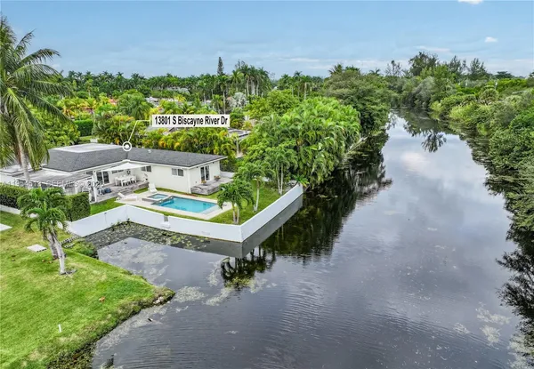 $6,400 | 13801 South Biscayne River Drive, Unit 13801, Miami, FL 33161