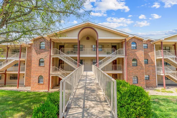 $224,900 | 350 Wildwood Drive South, Unit 3, Branson, MO 65616