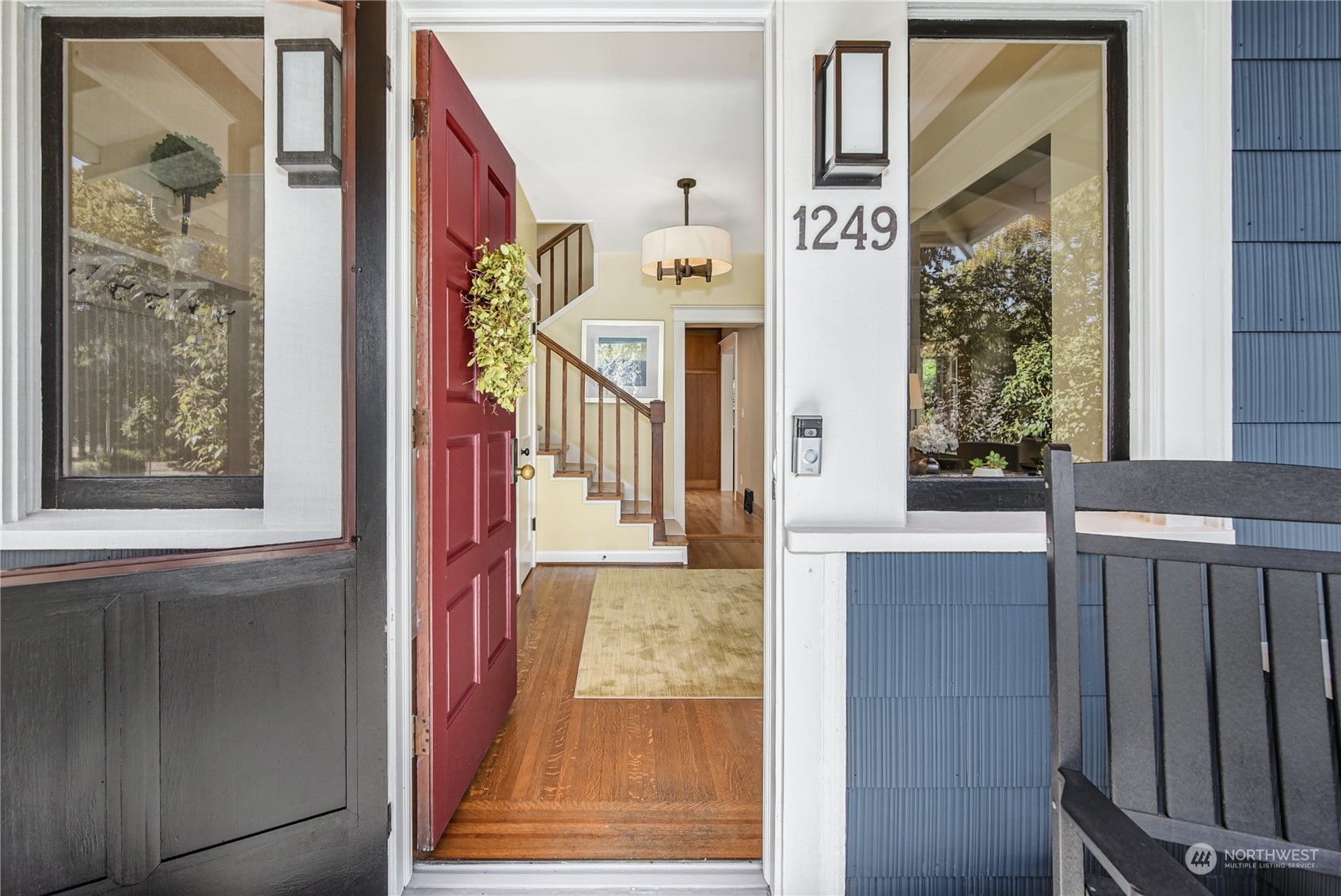 1249 18th Avenue East Seattle, WA 98112 - Photo 4 of 39 a hall way with furniture