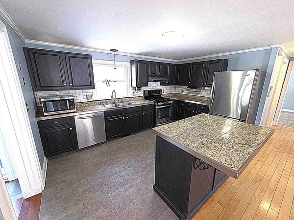 $599,900 | 9 Norton Woods Drive, Newmarket, NH 03857