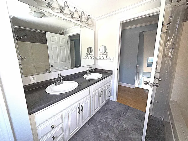 $599,900 | 9 Norton Woods Drive, Newmarket, NH 03857