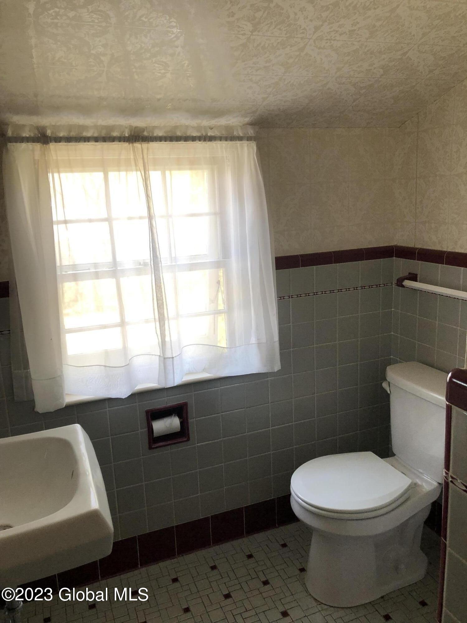 1131 Ruffner Road Niskayuna, NY 12309 - Photo 26 of 37 IMG_5412