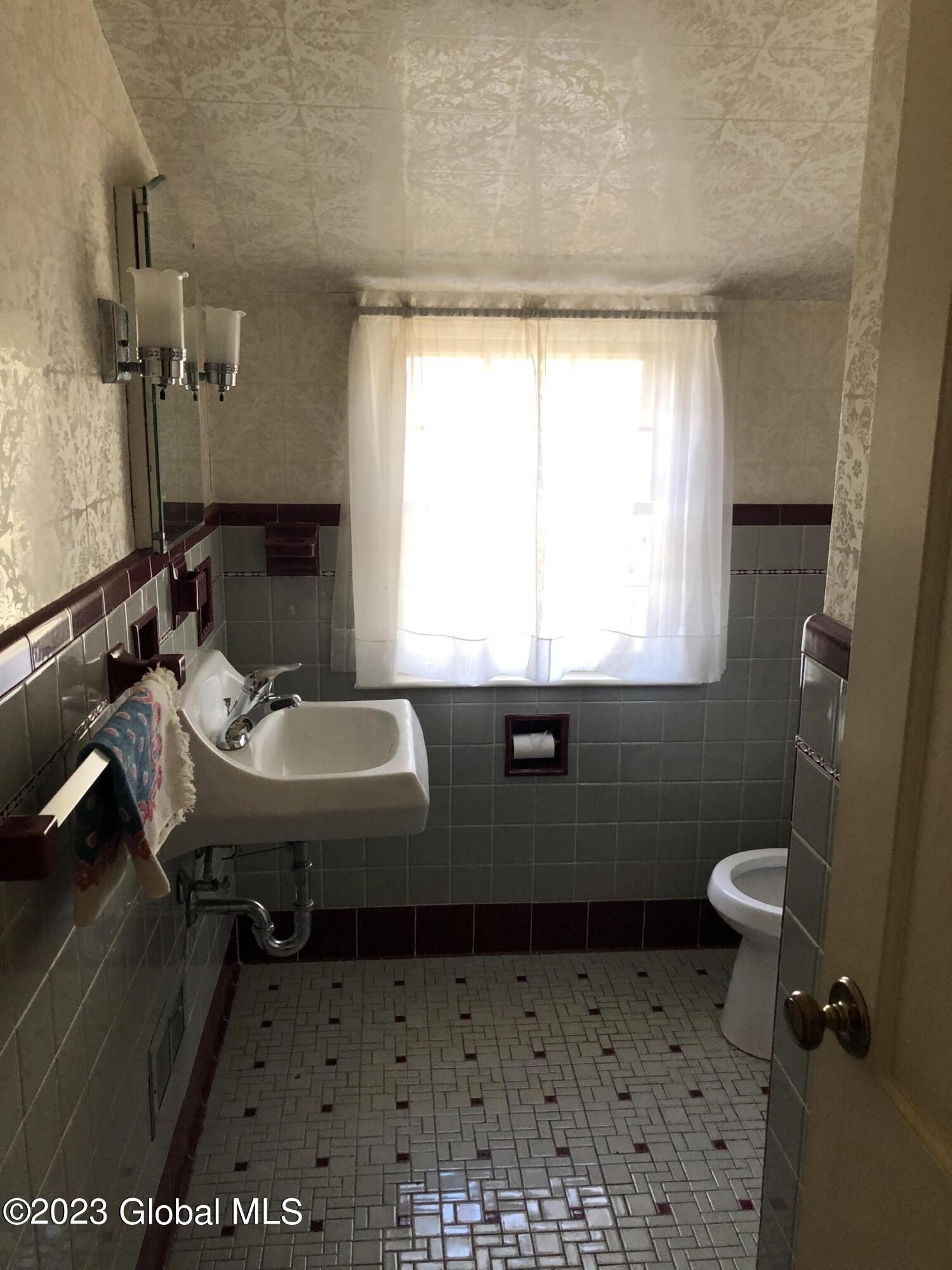 1131 Ruffner Road Niskayuna, NY 12309 - Photo 29 of 37 IMG_5411