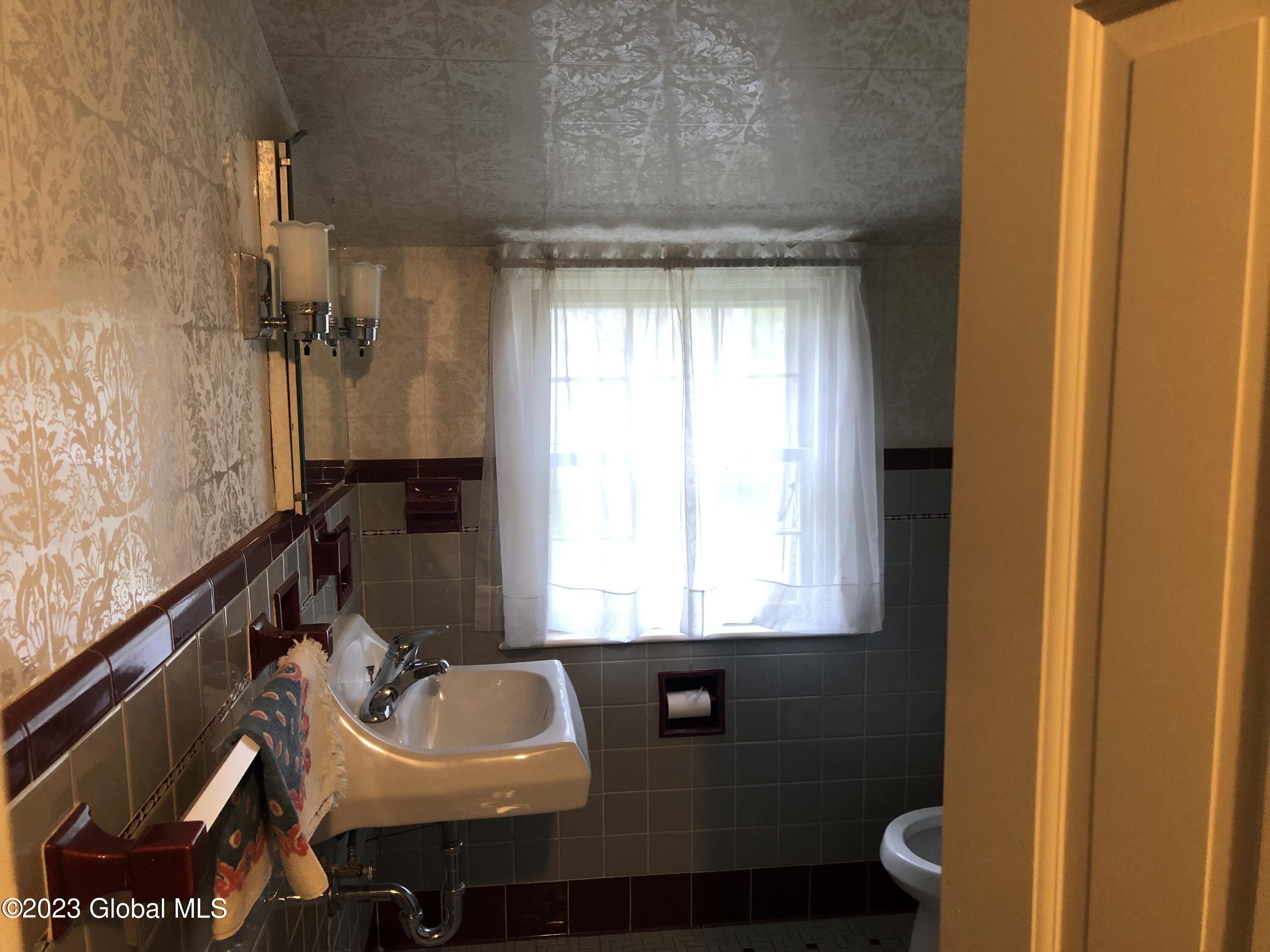 1131 Ruffner Road Niskayuna, NY 12309 - Photo 30 of 37 IMG_5169