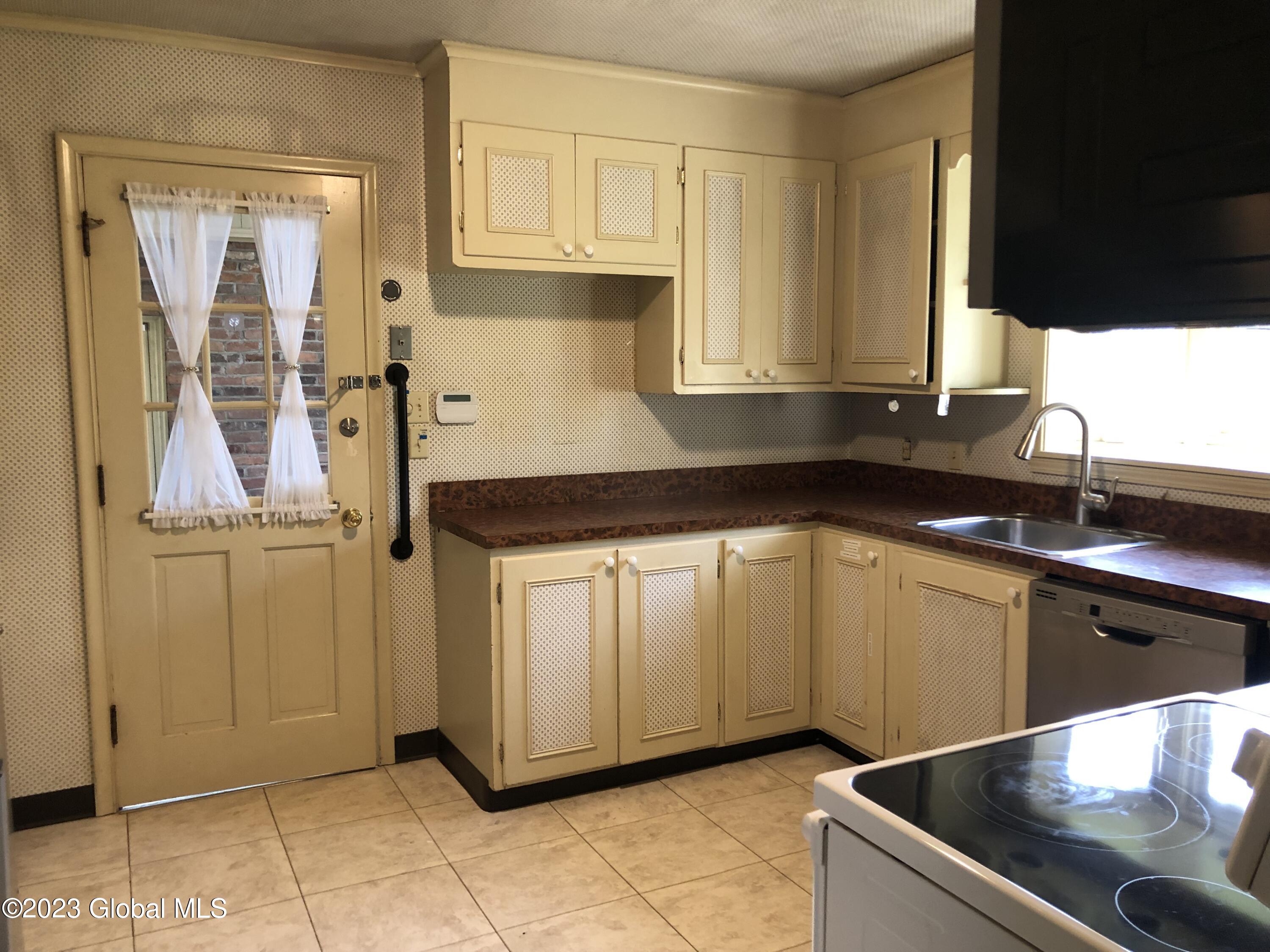 1131 Ruffner Road Niskayuna, NY 12309 - Photo 8 of 37 IMG_5181