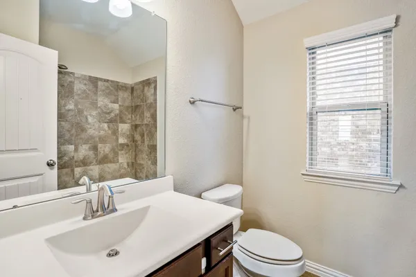 $2,300 | 20715 Redbud Rain Drive, Katy, TX 77449