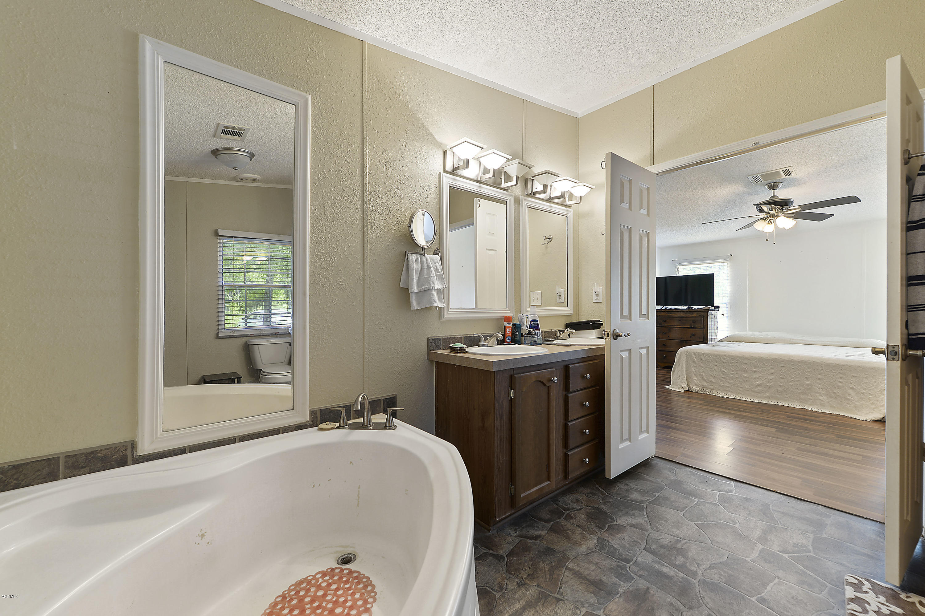 23750 Old River Road Vancleave, MS 39565 - Photo 15 of 33 master bath