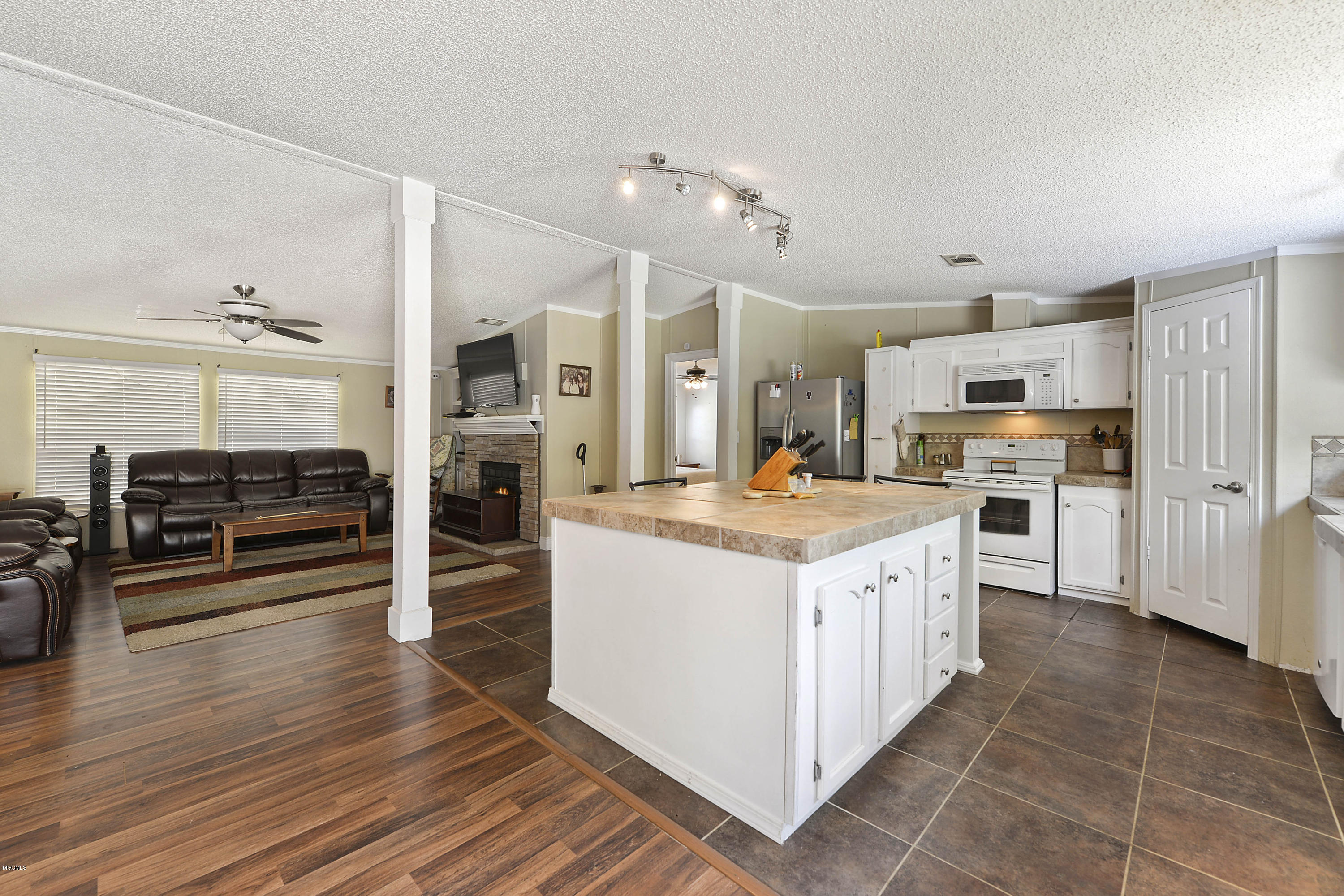23750 Old River Road Vancleave, MS 39565 - Photo 8 of 33 008