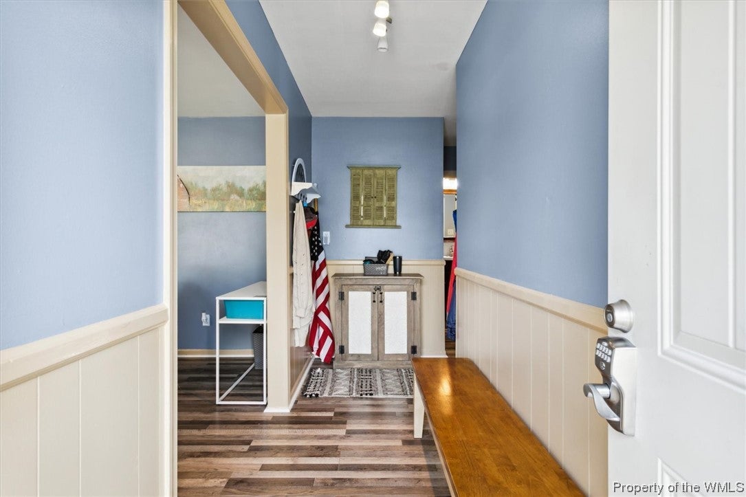 510 Dandy Loop Road Yorktown, VA 23692 - Photo 3 of 34 Gallery Image 3