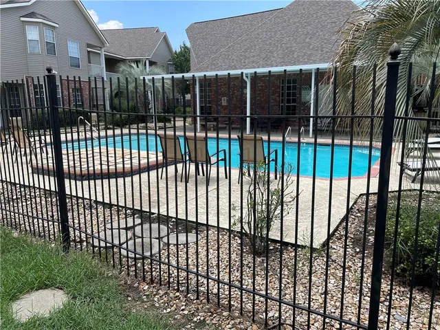 $1,100 | 515 Spartan Drive, Unit 2702, Slidell, LA 70458