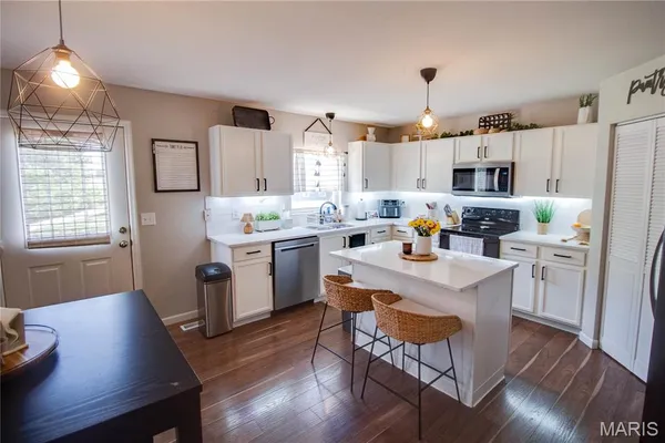 $365,000 | 6811 Beall Court, Godfrey, IL 62035