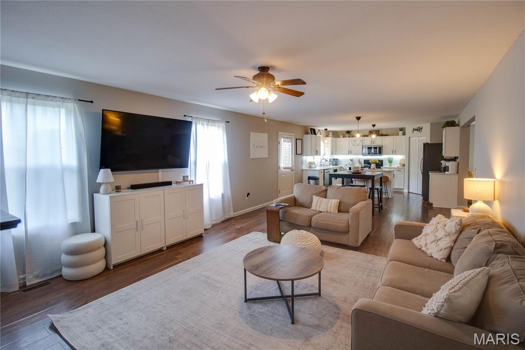 6811 Beall Court Godfrey, IL 62035 - Photo 19 of 57