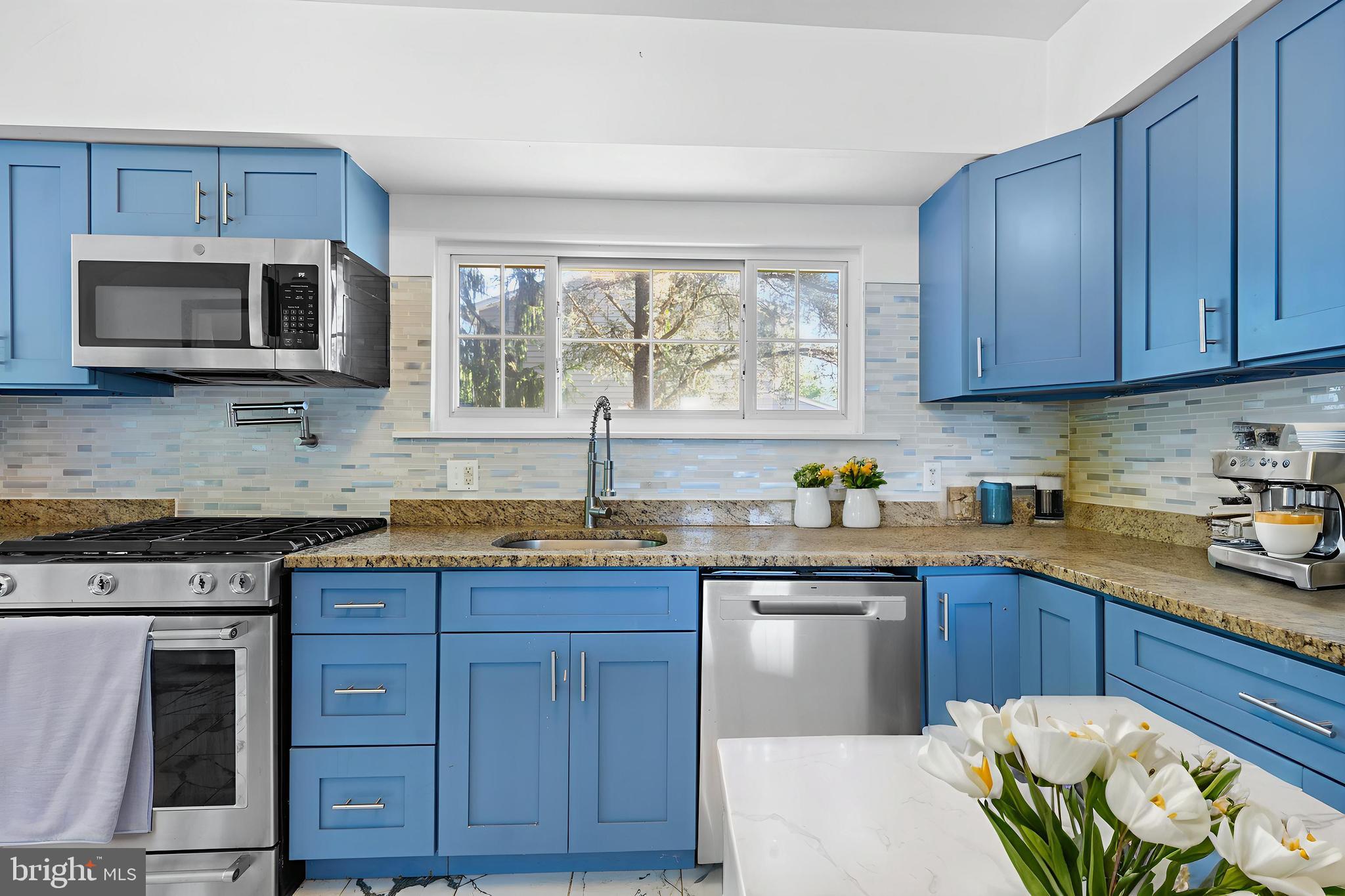 419 Fairview Road Woodlyn, PA 19094 - Photo 4 of 34 Gallery Image 4