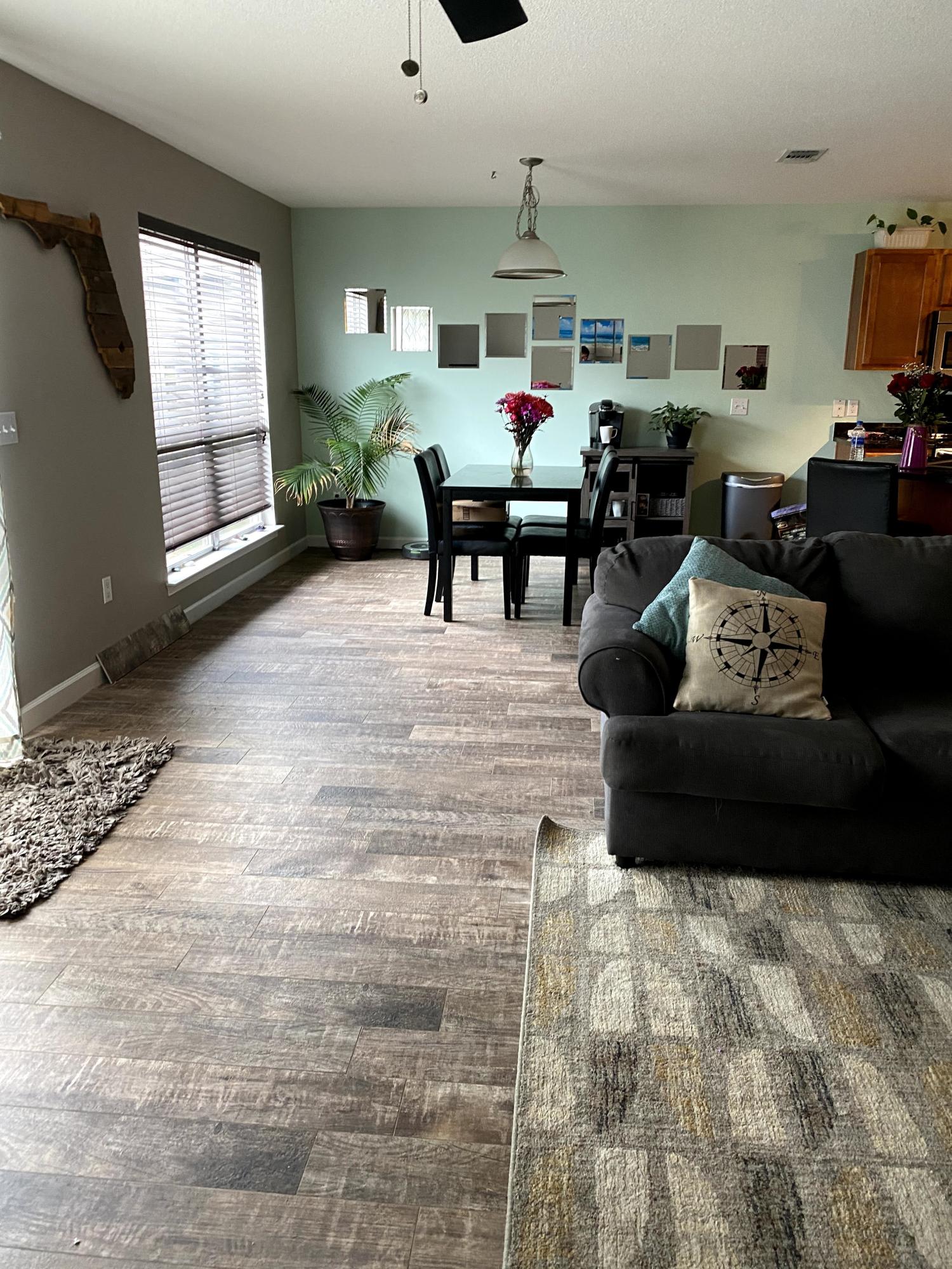 26 3rd Street Shalimar, FL 32579 - Photo 19 of 21 a living room with furniture and a window