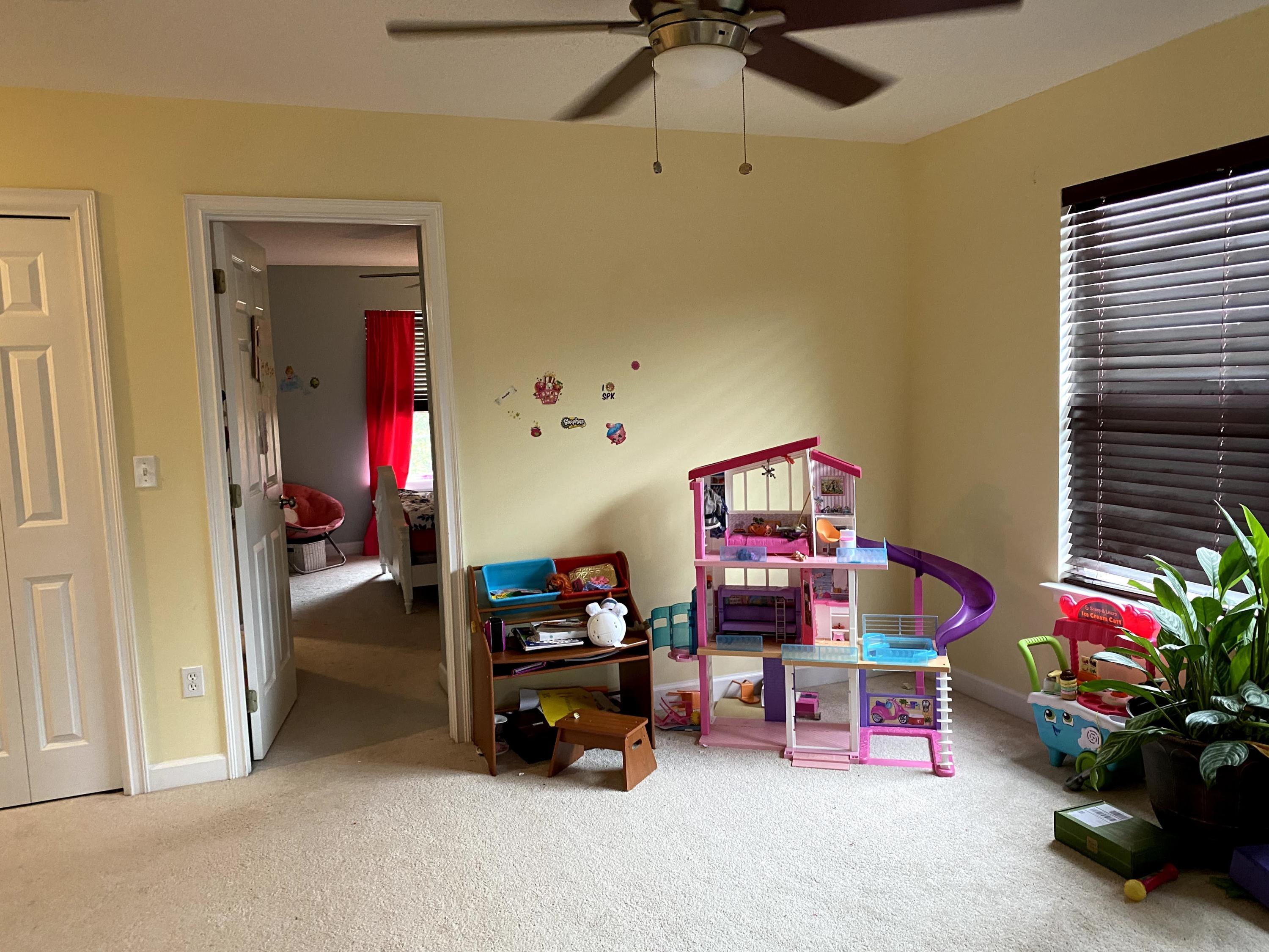 26 3rd Street Shalimar, FL 32579 - Photo 8 of 21 a children room with toys