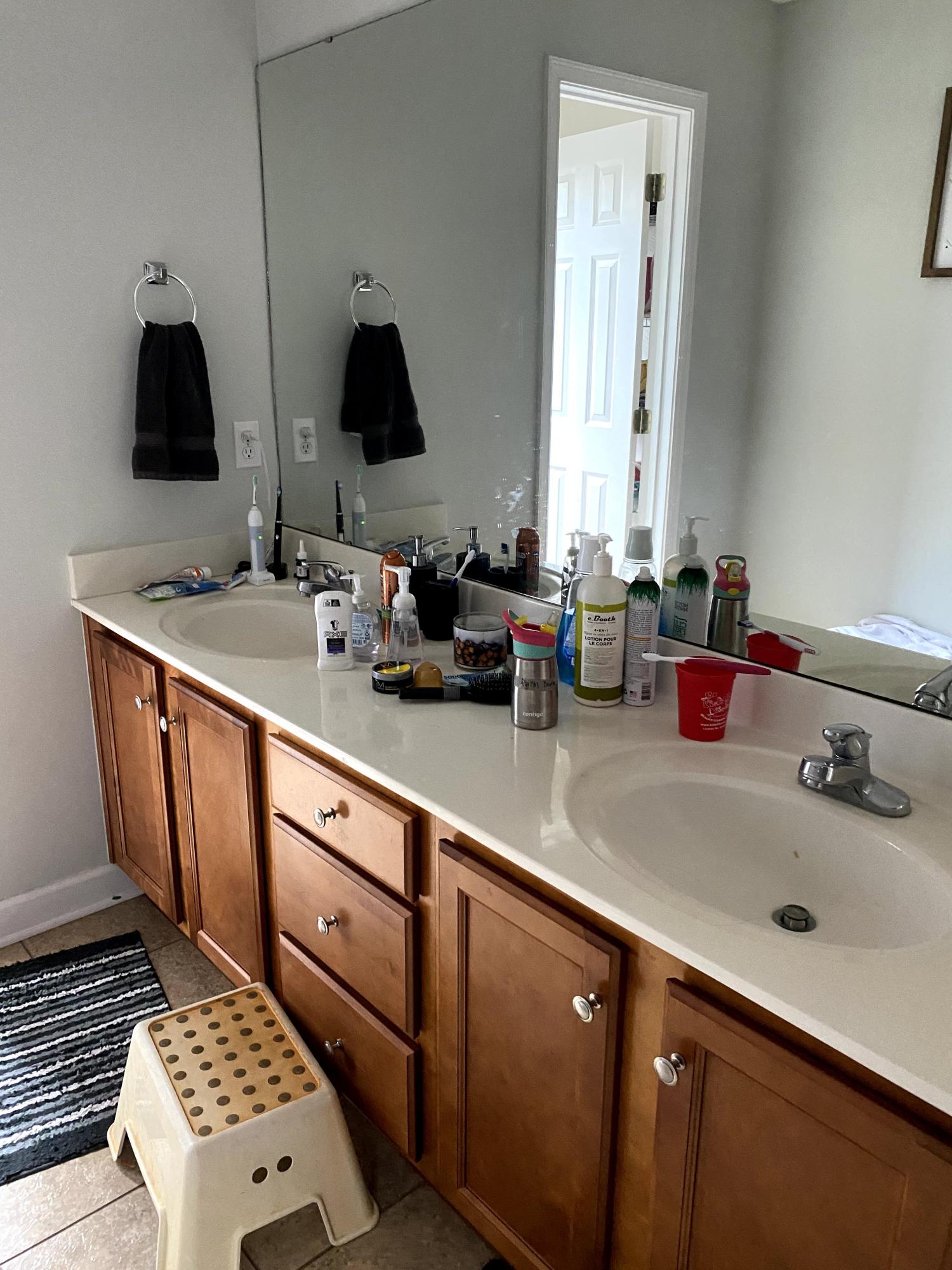 26 3rd Street Shalimar, FL 32579 - Photo 10 of 21 a kitchen with a sink and a stove