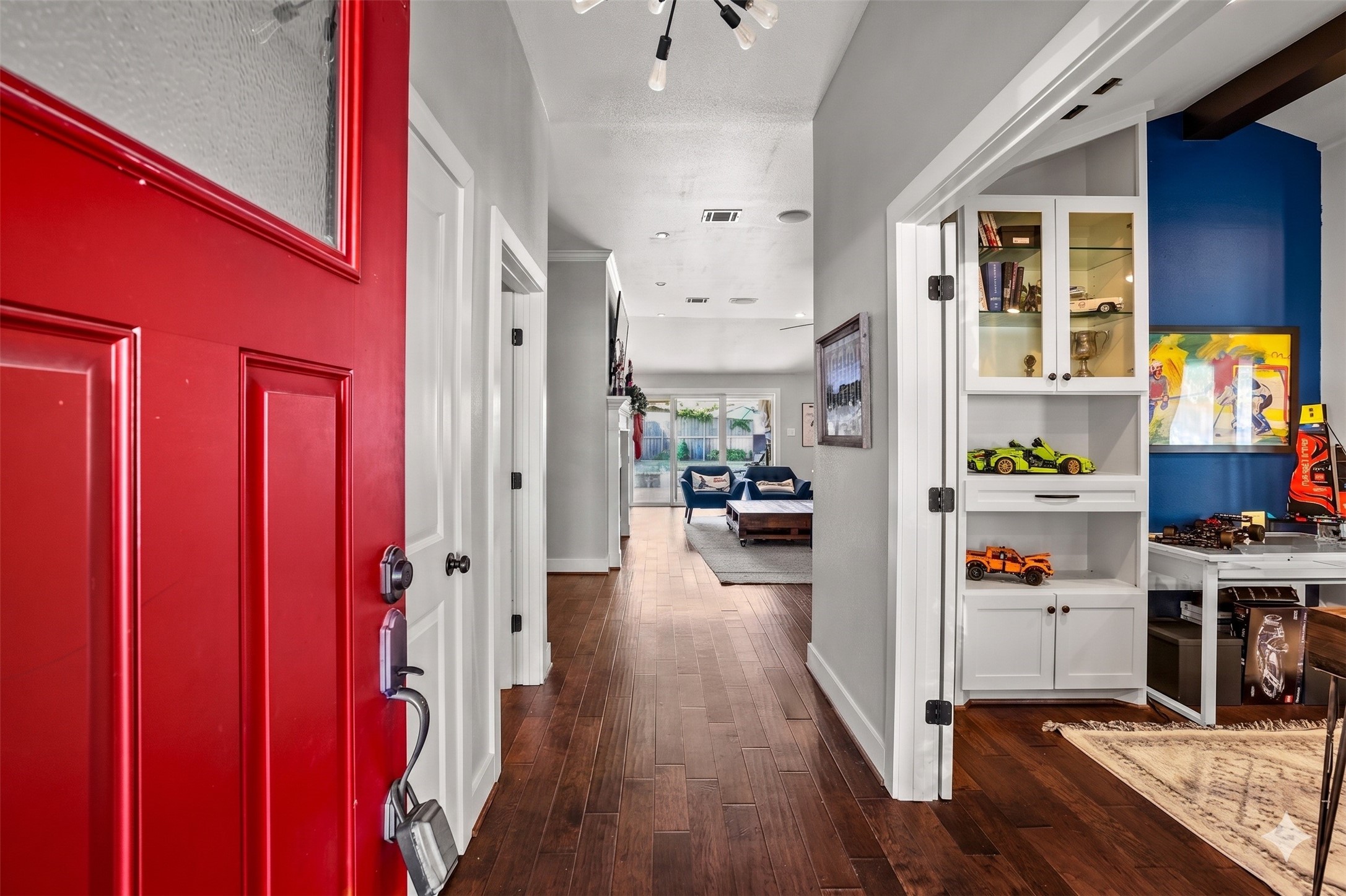 8422 Academy Street Houston, TX 77025 - Photo 38 of 47 Bright and welcoming entry that opens into the heart of the home.