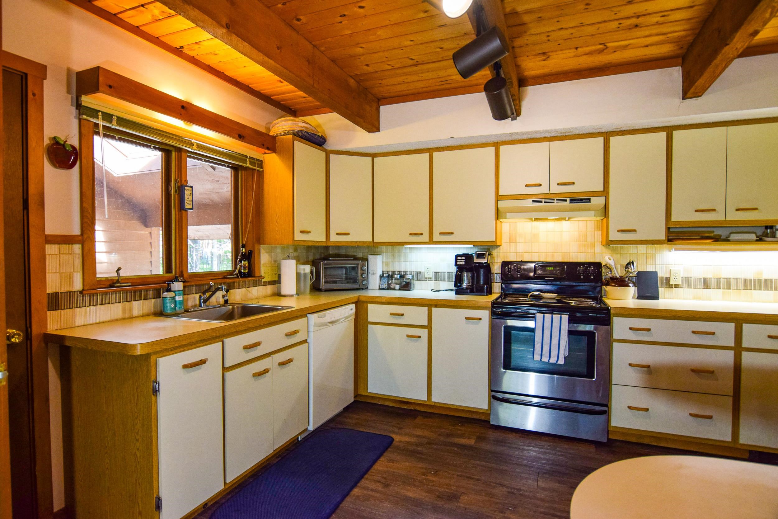 11 Fox Run Road, Unit 11 Bartlett, NH 03845 - Photo 11 of 40