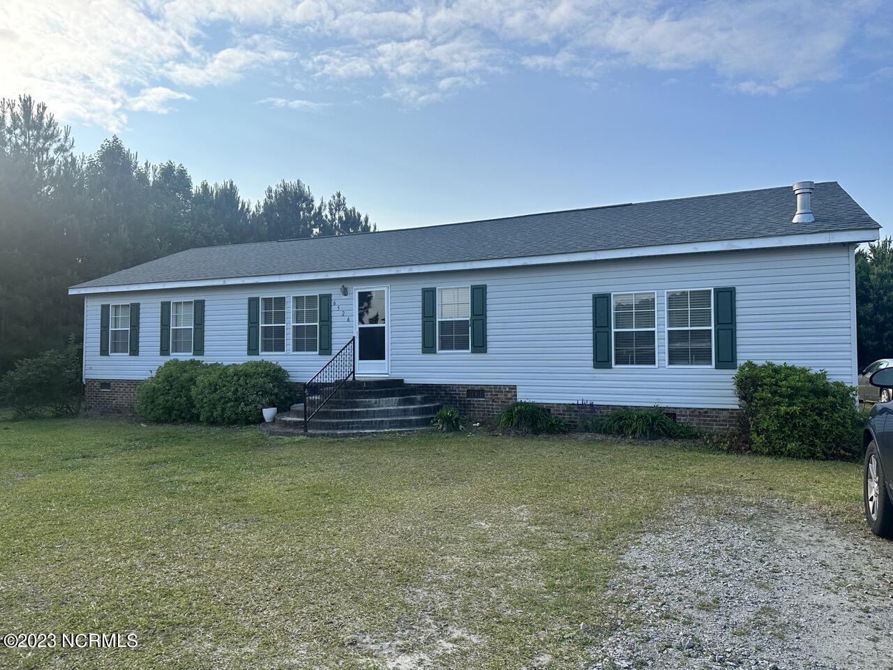 6526 Newlands Road Columbia, NC 27925 - Photo 2 of 18 IMG_9180 Large