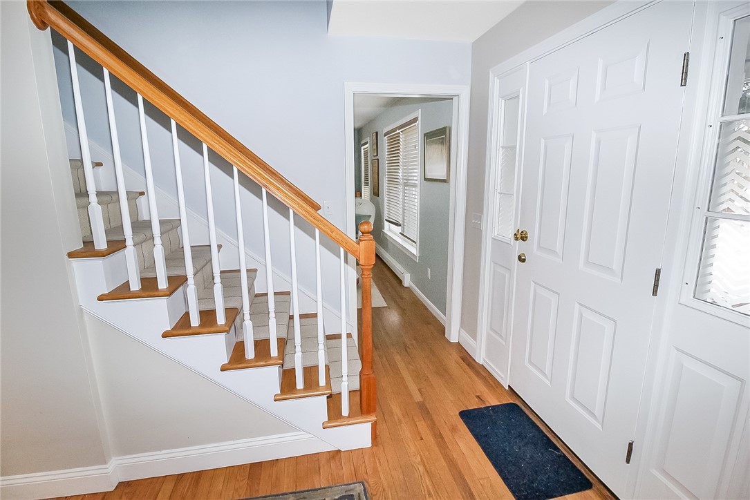 641 Middle Road Portsmouth, RI 02871 - Photo 5 of 32