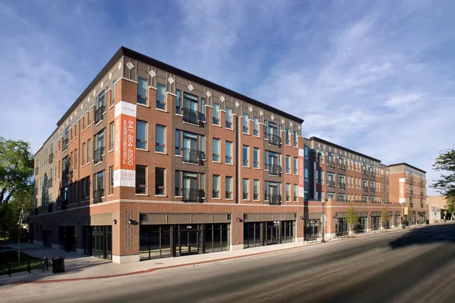 $3,560 | 1720 Central Street, Unit 409, Evanston, IL 60201