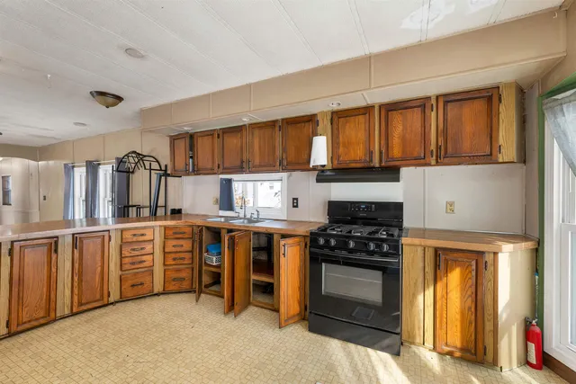 $129,900 | 12 Cornwall Avenue, Exeter, NH 03833