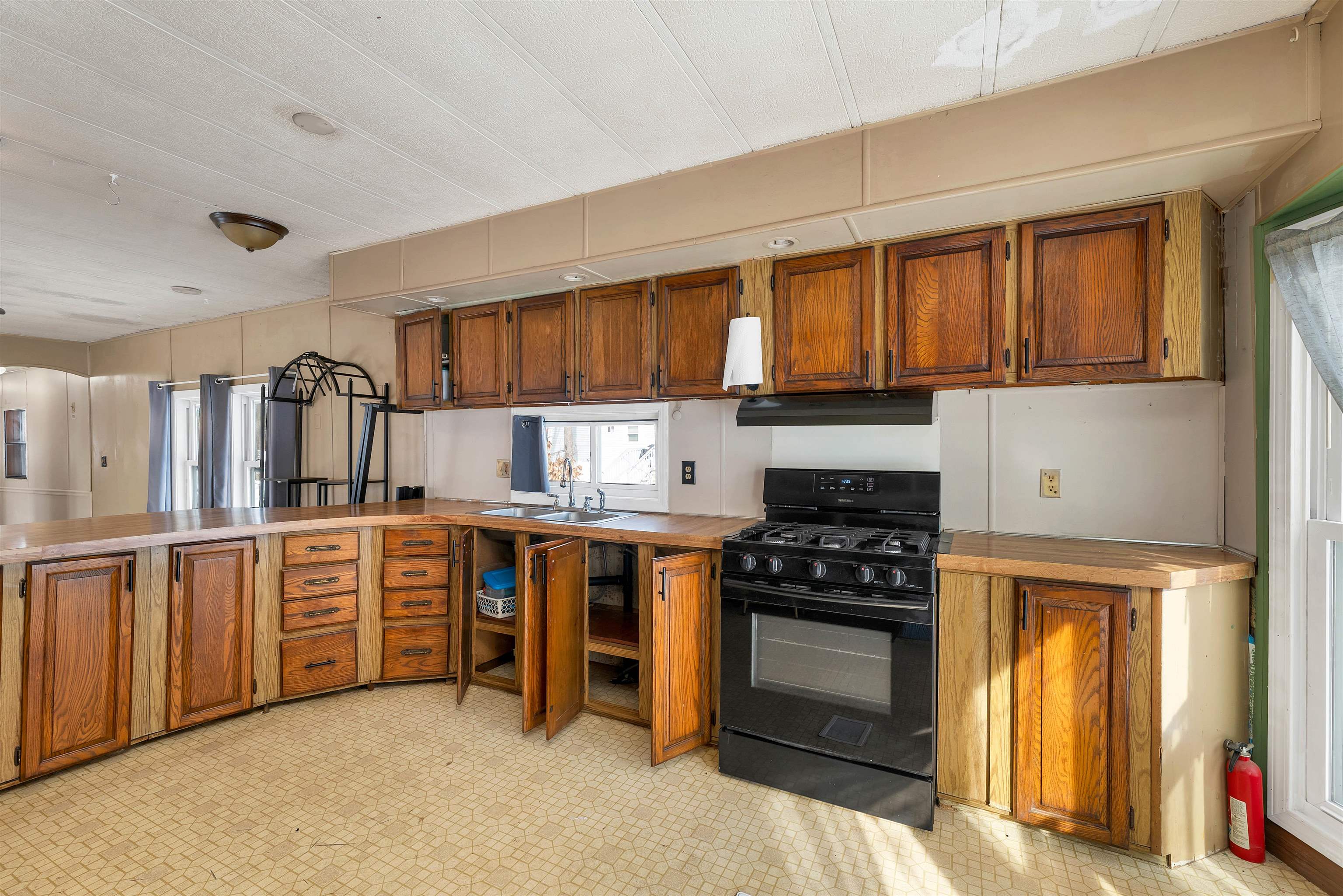 12 Cornwall Avenue Exeter, NH 03833 - Photo 6 of 36