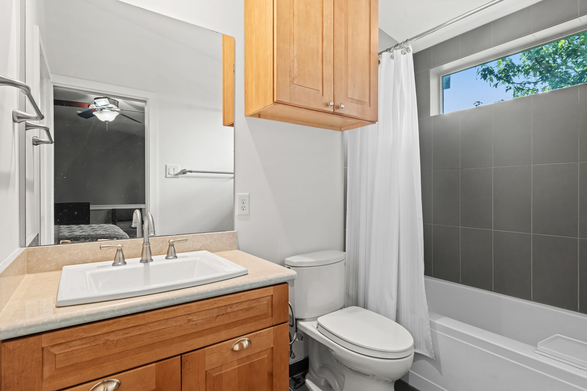 1820 Palm Street Houston, TX 77004 - Photo 37 of 47 a bathroom with a sink toilet and shower