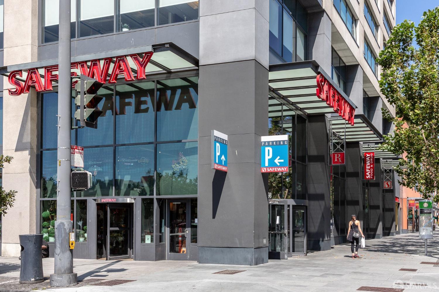 260 King Street, Unit 1107 San Francisco, CA 94107 - Photo 39 of 58 a front view of a building with street