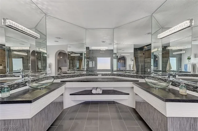 $5,800 | 2984 Sun Lake Drive, Las Vegas, NV 89128