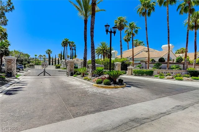 $5,800 | 2984 Sun Lake Drive, Las Vegas, NV 89128