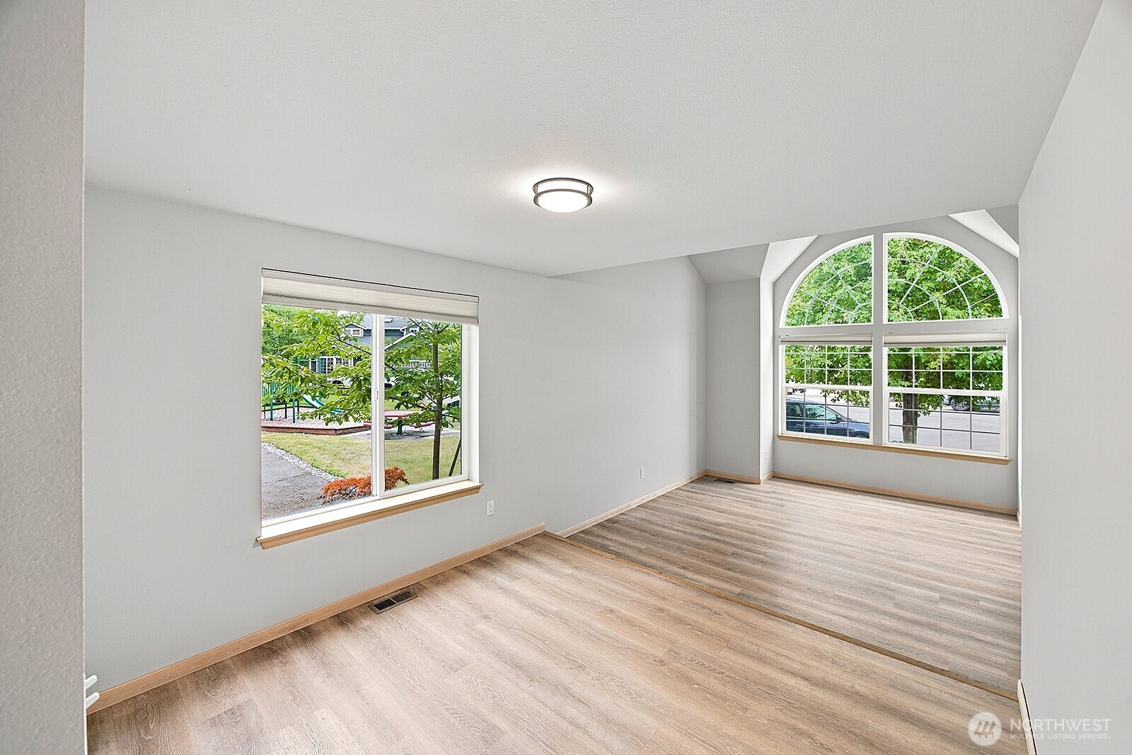 14733 Southeast 187 Court Renton, WA 98058 - Photo 10 of 40 Gallery Image 10