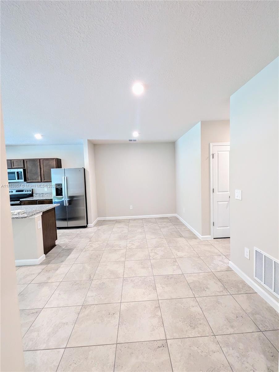 285 Raspberry Road Fort Pierce, FL 34981 - Photo 3 of 27 20250524193043214013000000-o