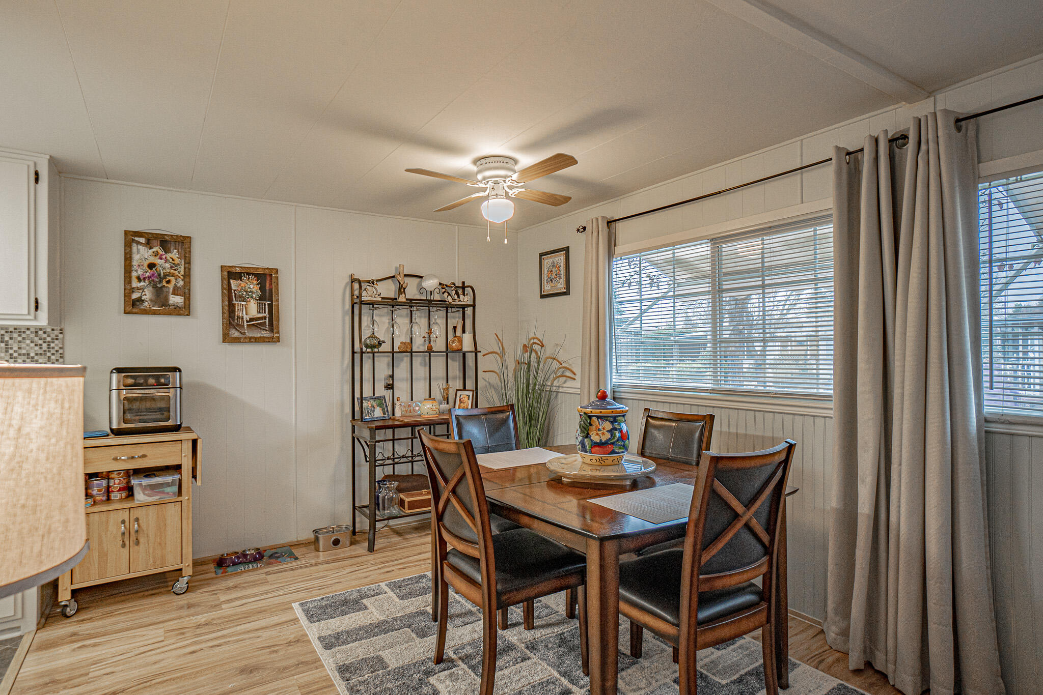 2252 Table Rock Road, Unit SPC 76 Medford, OR 97501 - Photo 6 of 26 6 Eating Dining Area