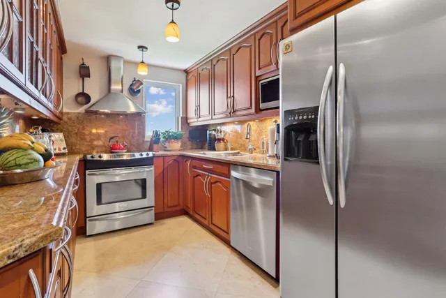 $6,200 | 3301 South Ocean Boulevard, Unit 109, Highland Beach, FL 33487