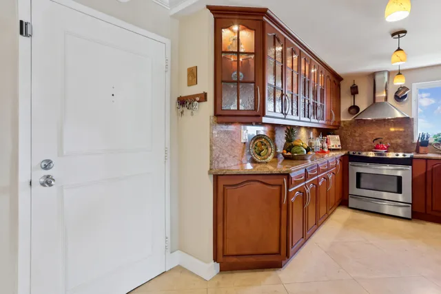 $6,200 | 3301 South Ocean Boulevard, Unit 109, Highland Beach, FL 33487