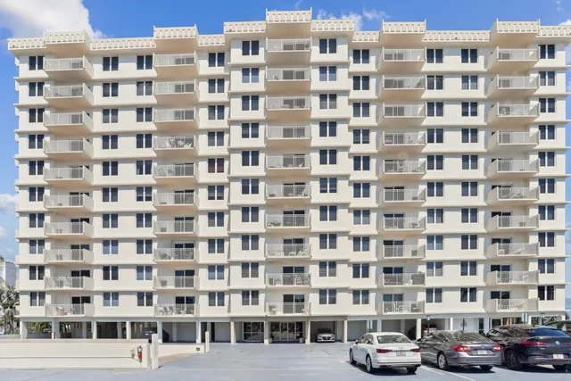 $6,200 | 3301 South Ocean Boulevard, Unit 109, Highland Beach, FL 33487