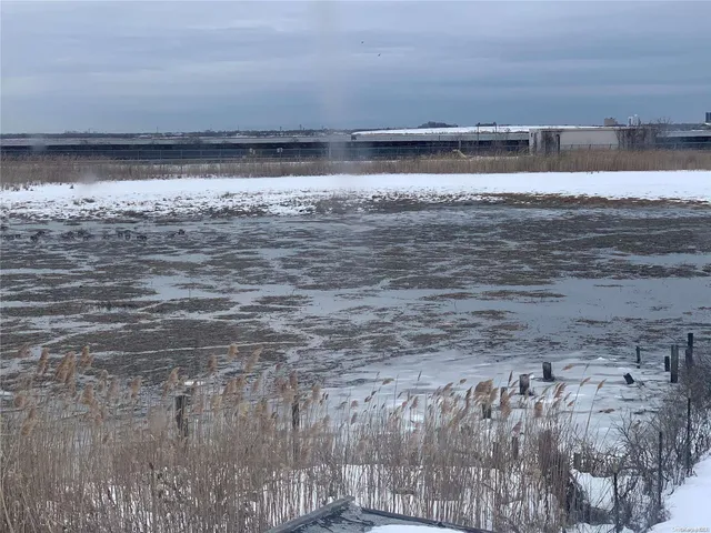 $435,000 | 524 Cross Bay Boulevard | Broad Channel