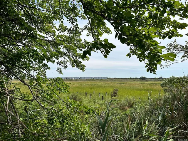 $435,000 | 524 Cross Bay Boulevard | Broad Channel